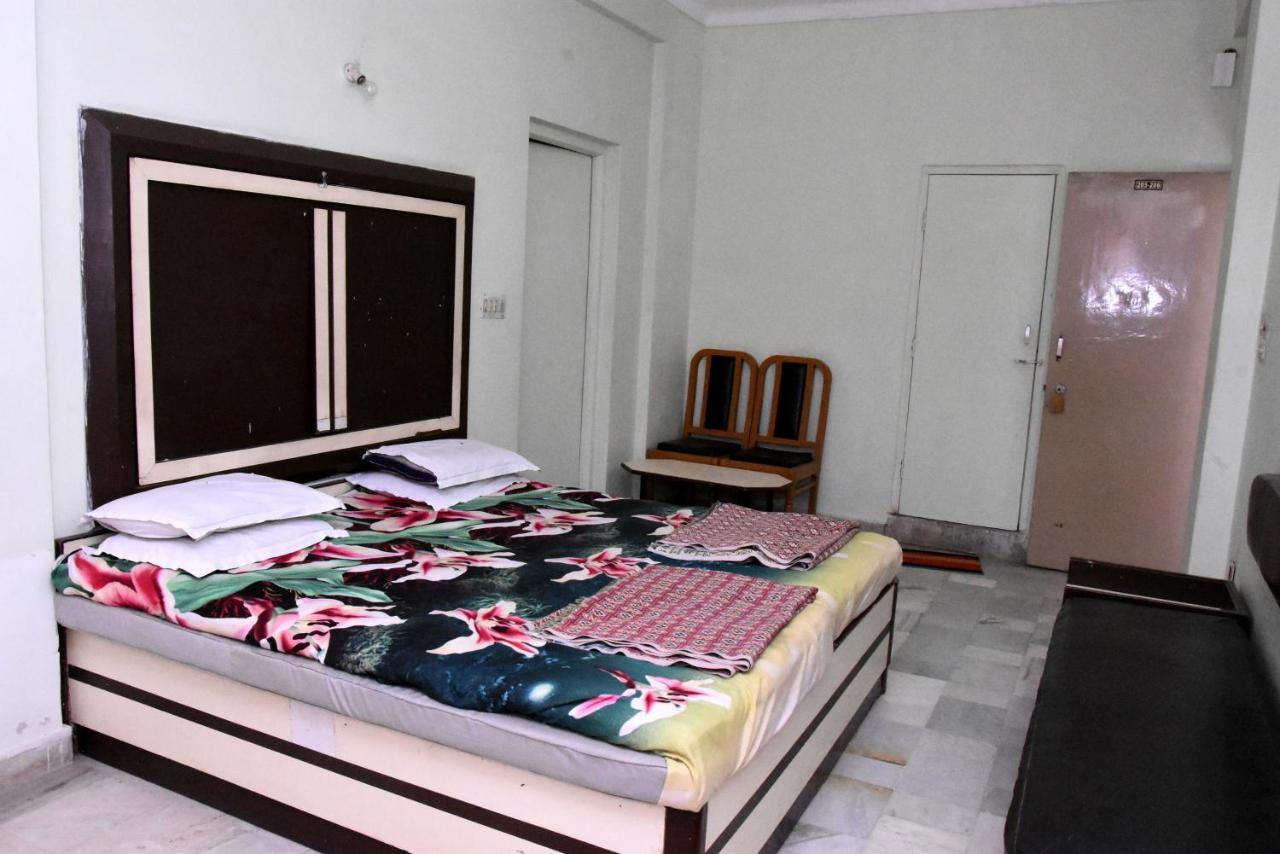 Vandana Hotel Натхдвара Экстерьер фото